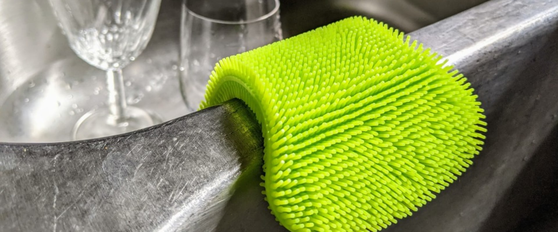 Clean Cloths and Sponges: An In-Depth Look at Cleaning Supplies