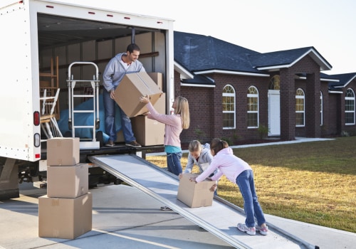 Moving Long Distance: Loading Your Belongings Into the Truck